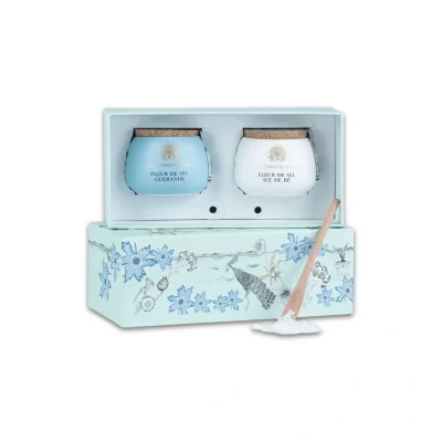 Les Terres Blanches gift set with two varieties of French fleur de sel