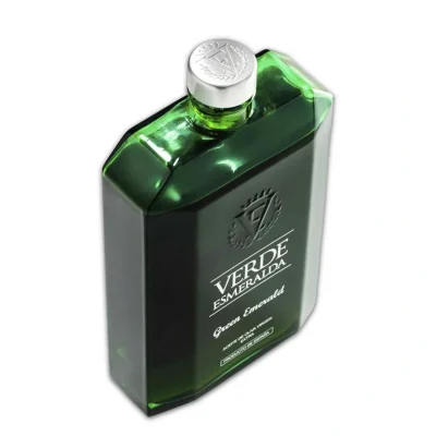 Close-up of the Verde Esmeralda Emerald Green Luxury Edition bottle showcasing its elegant green design and luxury label.